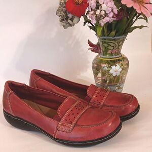 Clarks Women's Bendables Sepia Loafers. Comfort. Loafers.
